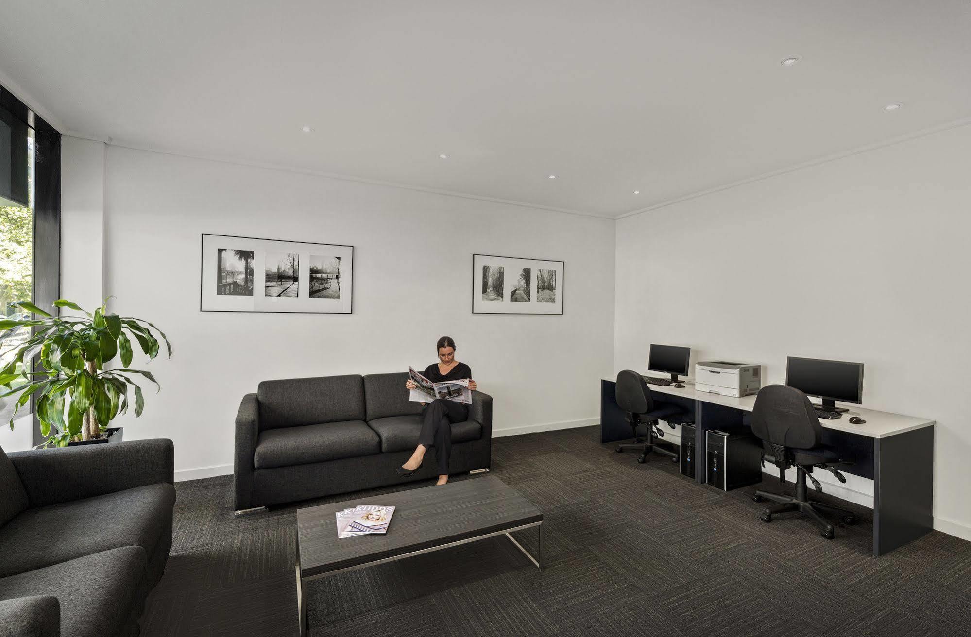 Quest Southbank Aparthotel Melbourne Exterior photo