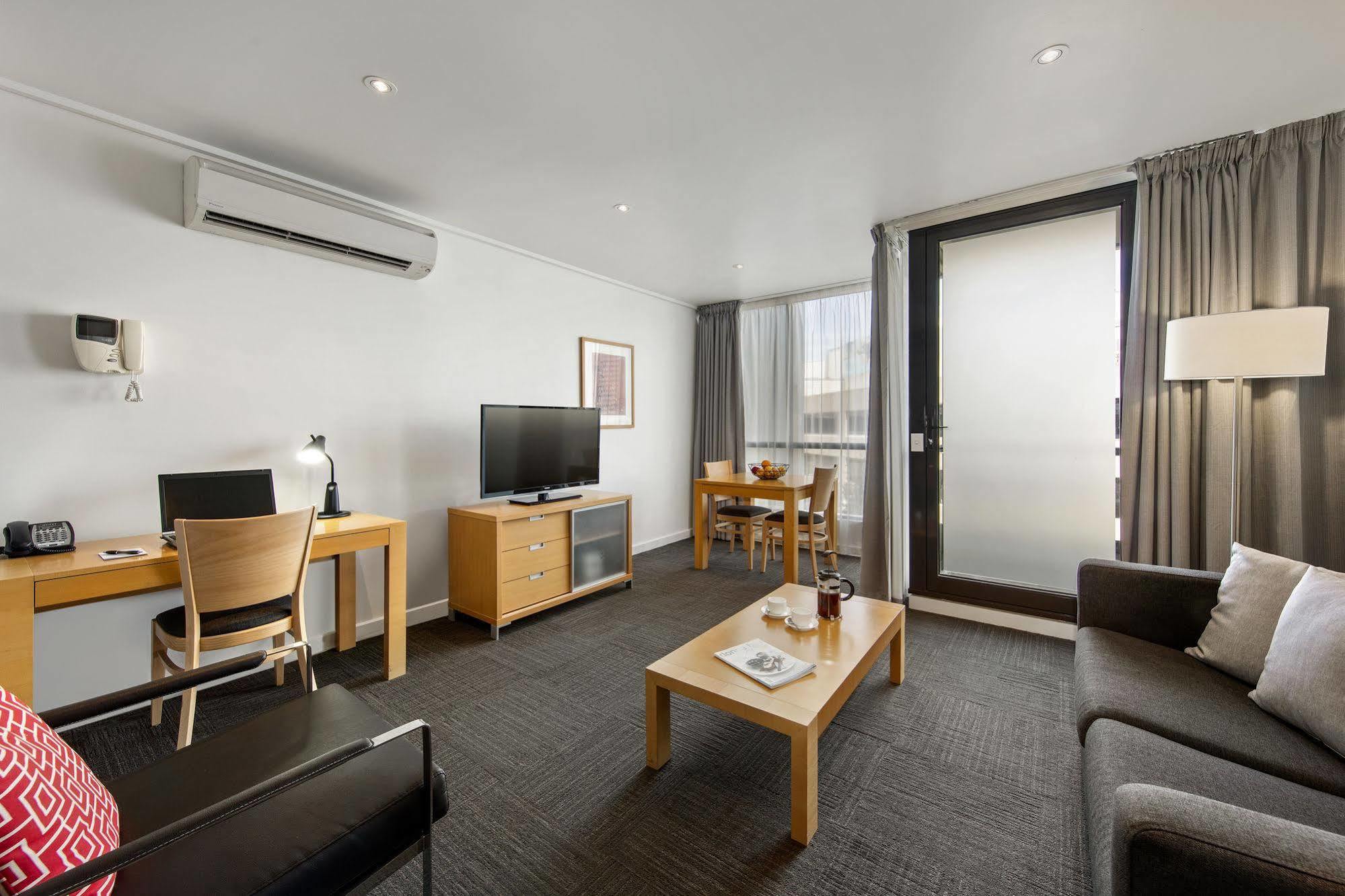 Quest Southbank Aparthotel Melbourne Exterior photo