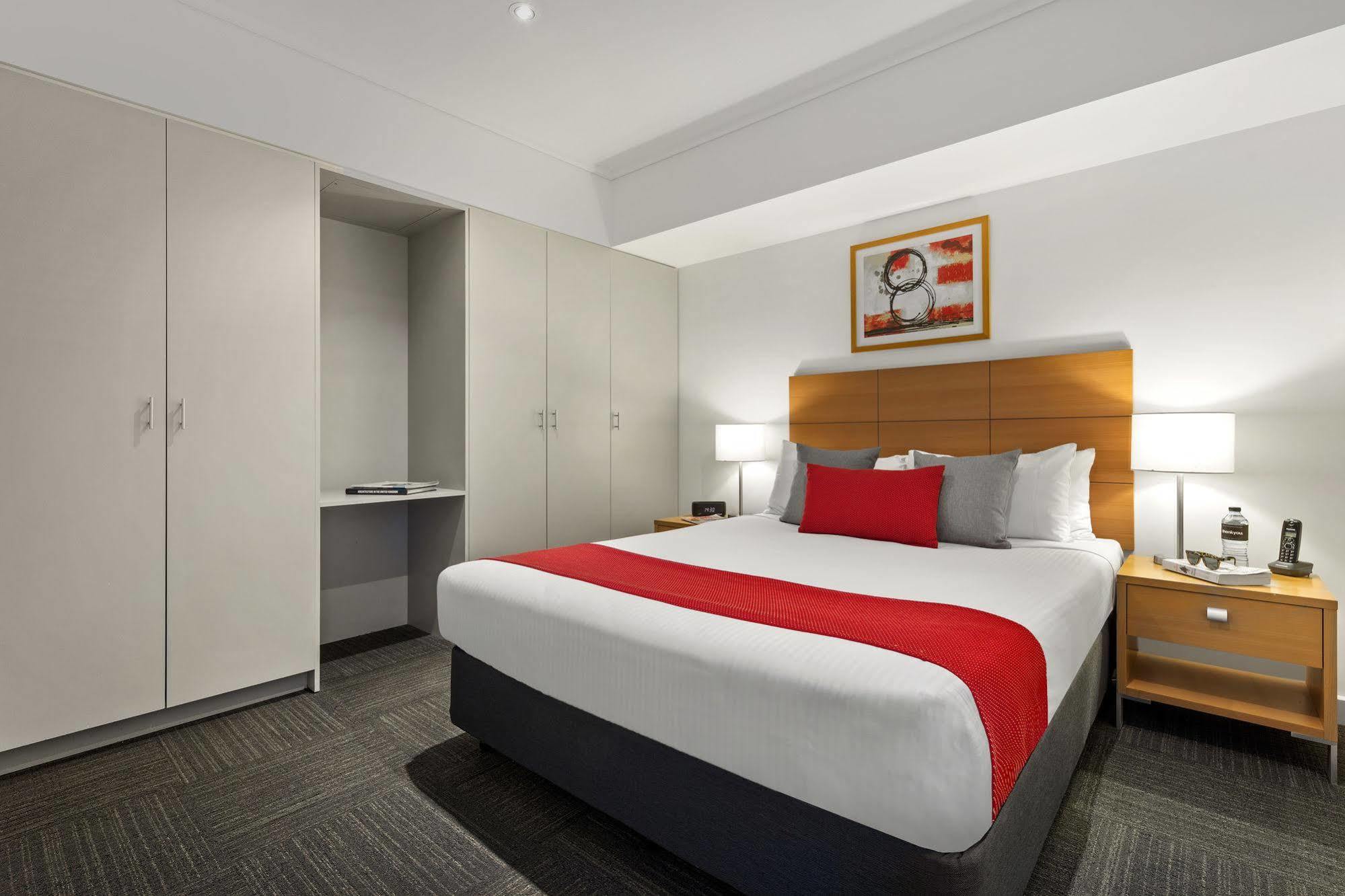 Quest Southbank Aparthotel Melbourne Exterior photo