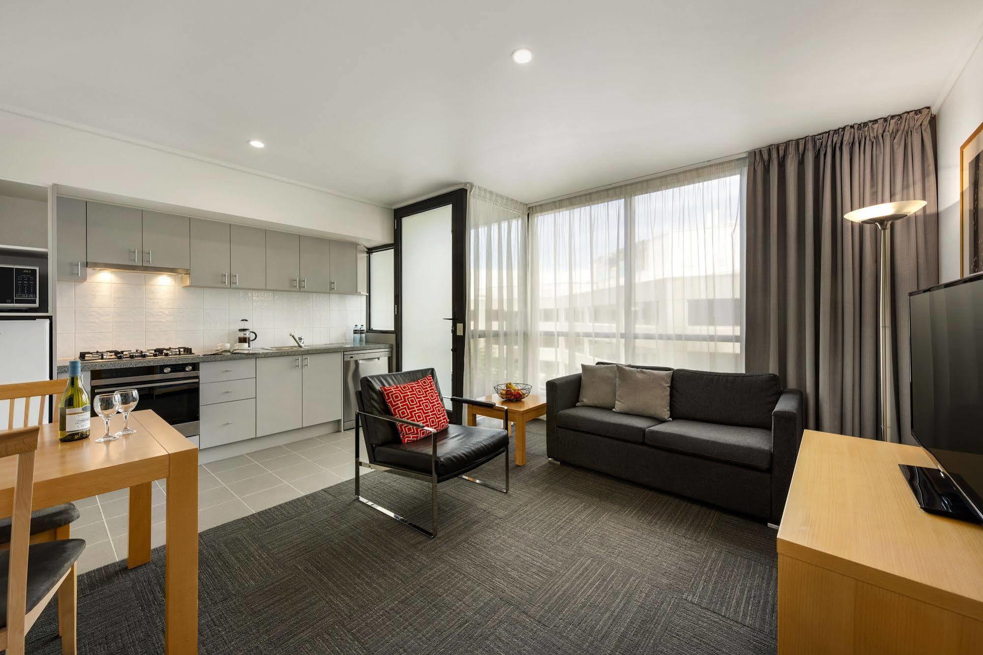 Quest Southbank Aparthotel Melbourne Exterior photo