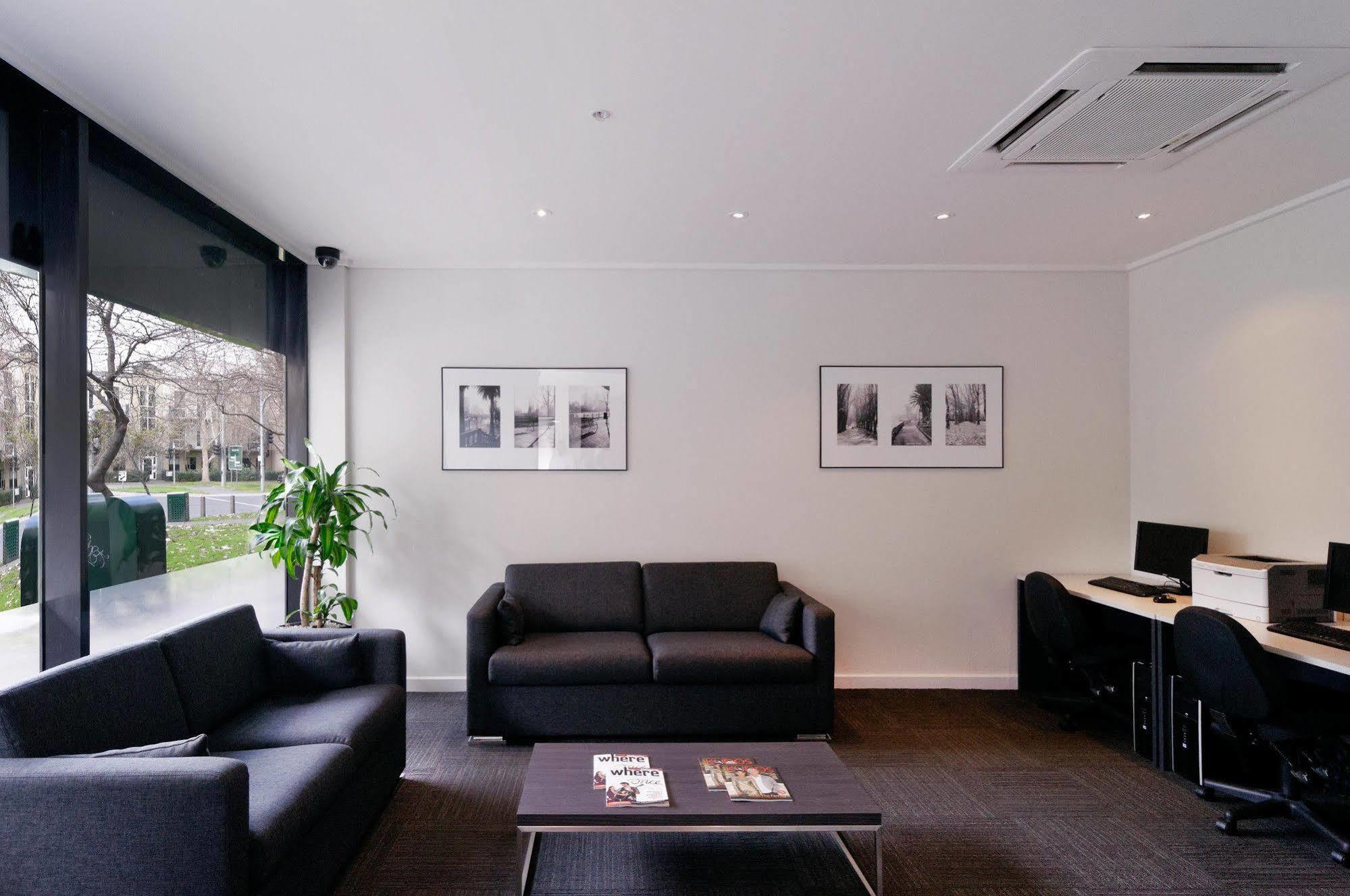 Quest Southbank Aparthotel Melbourne Exterior photo